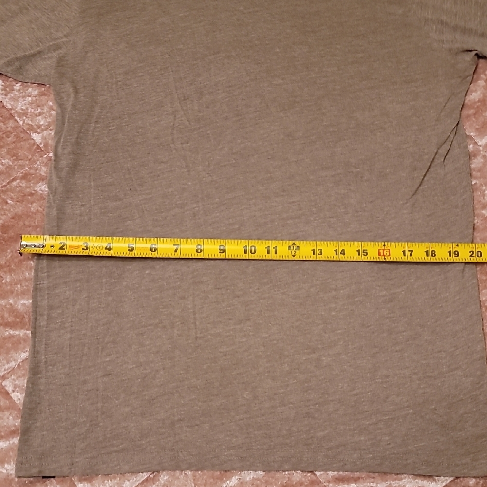 Hurley Men's Large V-Neck Tee Shirt - Picture 8 of 8